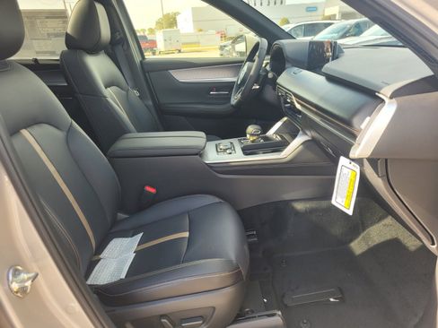 New 2026 MAZDA CX-90 3.3 Turbo w/ Premium Plus Pkg image 17