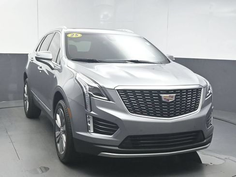 Used 2025 Cadillac XT5 Premium Luxury FWD image 2