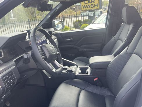 Certified 2024 Toyota Tacoma TRD Off-Road w/ TRD Off Road Premium Package image 5