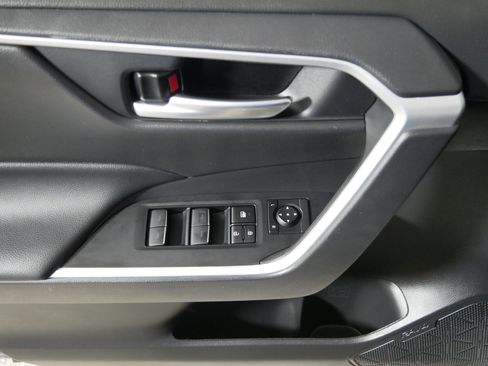 Used 2024 Toyota RAV4 XLE AWD/4WD image 19
