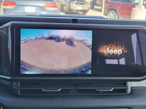 Used 2024 Jeep Wrangler Willys image 19