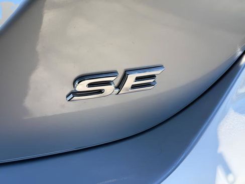 Used 2024 Toyota Camry SE FWD image 11
