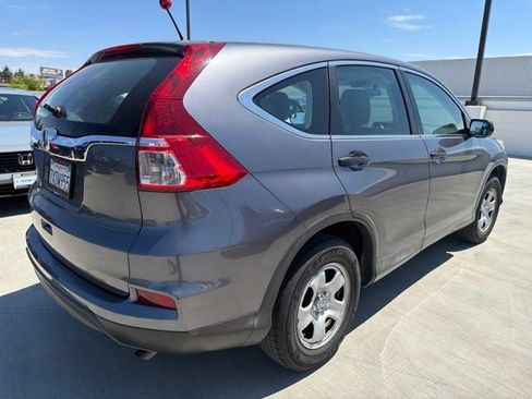 Used 2016 Honda CR-V LX image 2
