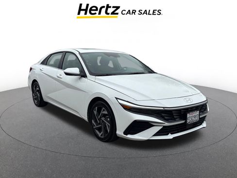 Used 2025 Hyundai Elantra SEL image 1