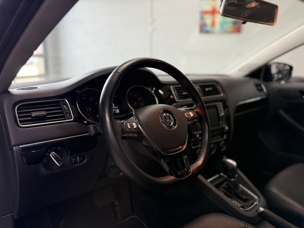 Used 2017 Volkswagen Jetta SEL FWD image 9
