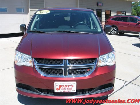 Used 2018 Dodge Grand Caravan SE w/ UConnect Hands-Free Group FWD image 29