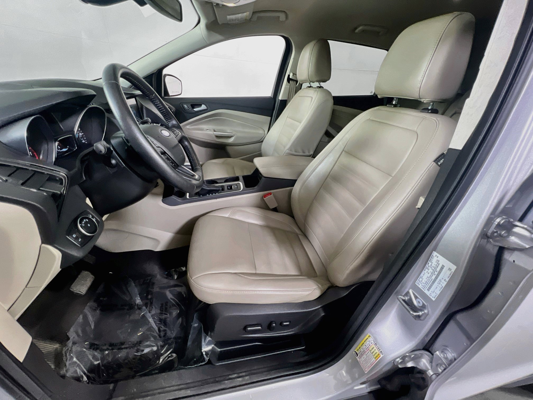Used 2017 Ford Escape Titanium FWD image 21