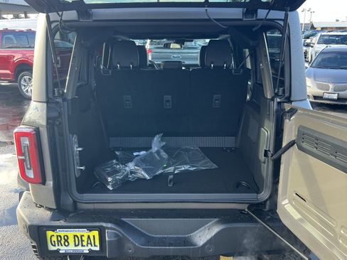 New 2025 Ford Bronco Outer Banks w/ Sasquatch Package AWD/4WD image 6