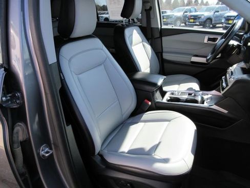 Used 2021 Ford Explorer XLT w/ Equipment Group 202A image 32