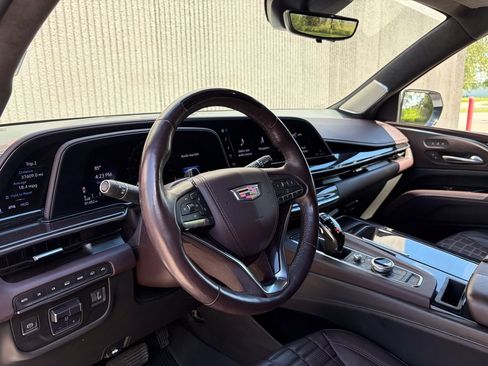 Used 2022 Cadillac Escalade Sport Platinum AWD/4WD image 11
