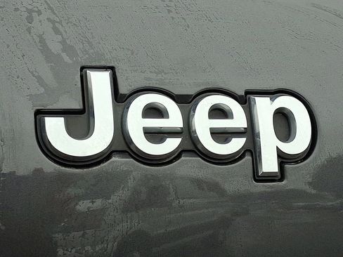 Used 2022 Jeep Grand Cherokee L Limited image 32