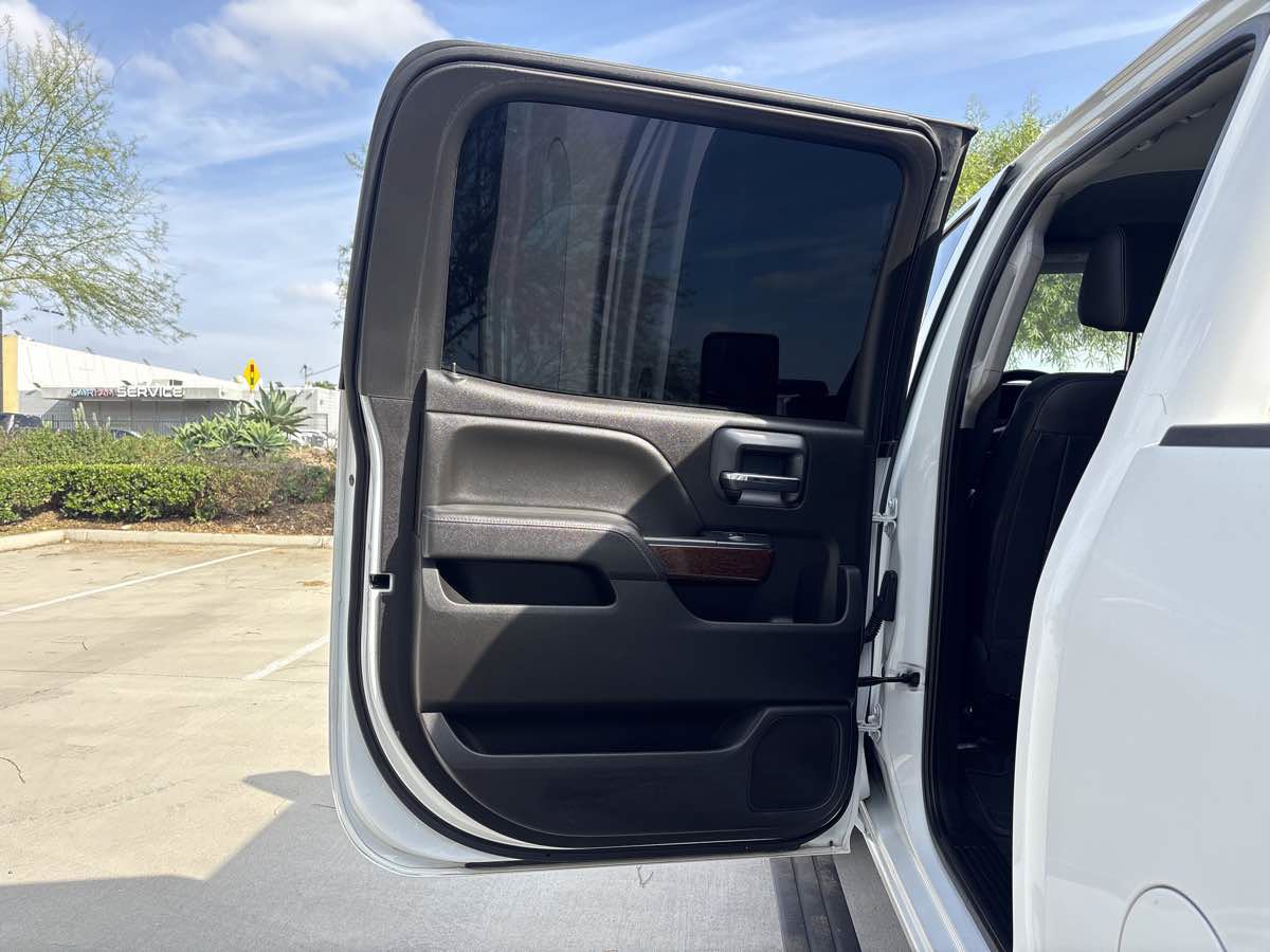 Used 2018 GMC Sierra 2500 SLT w/ Duramax Plus Package AWD/4WD image 11