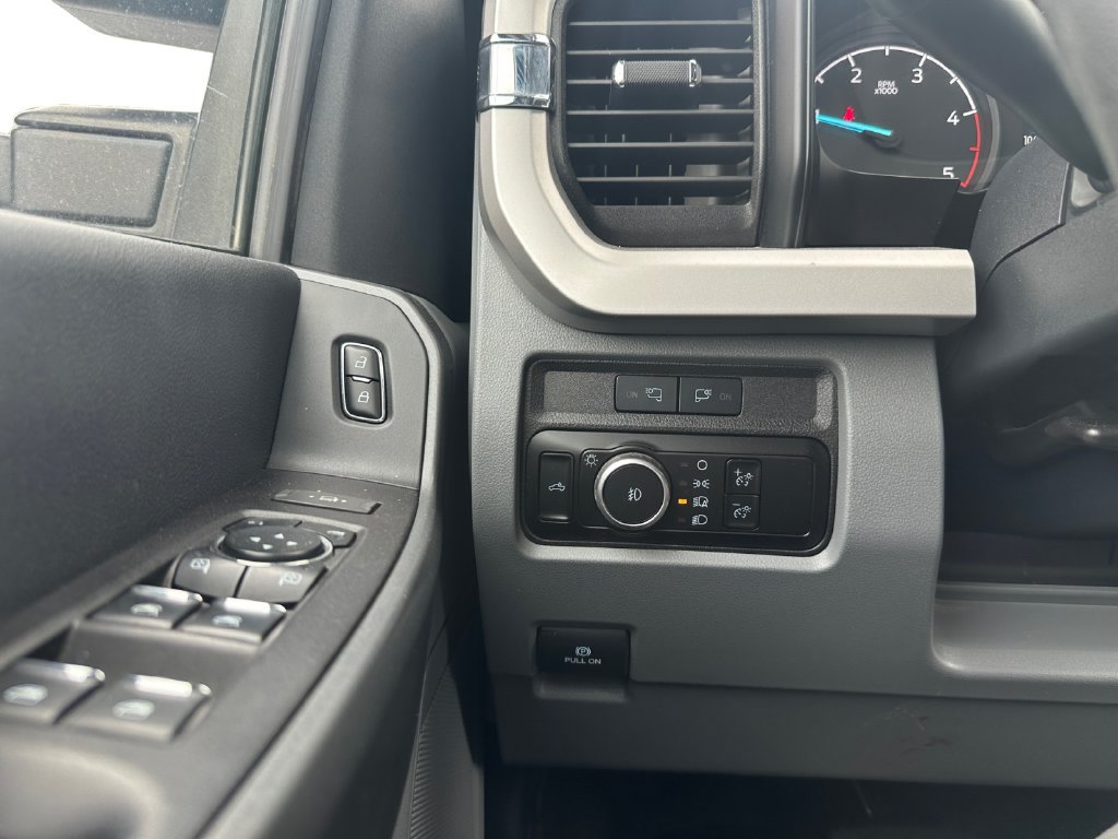 Used 2023 Ford F350 XLT w/ 360-Degree Camera Package AWD/4WD image 19