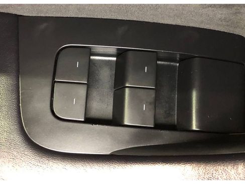 Used 2022 Tesla Model Y Performance image 33