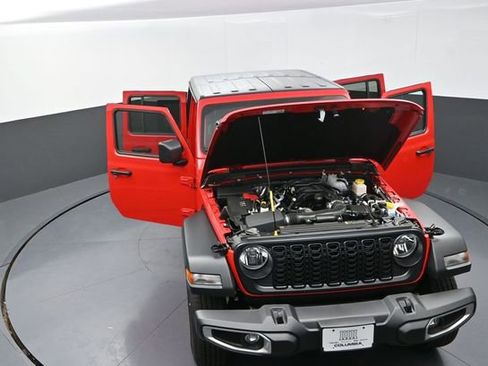 New 2025 Jeep Gladiator Sport image 28