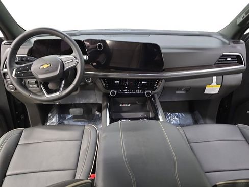 New 2025 Chevrolet Suburban Premier w/ Sun And Tow Package image 10