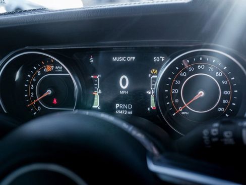 Used 2022 Jeep Wrangler Unlimited Sahara image 21