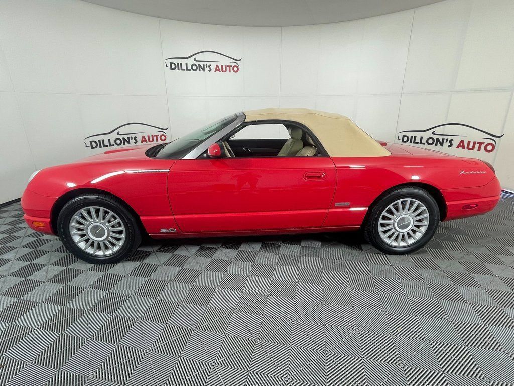 Used 2005 Ford Thunderbird RWD image 3