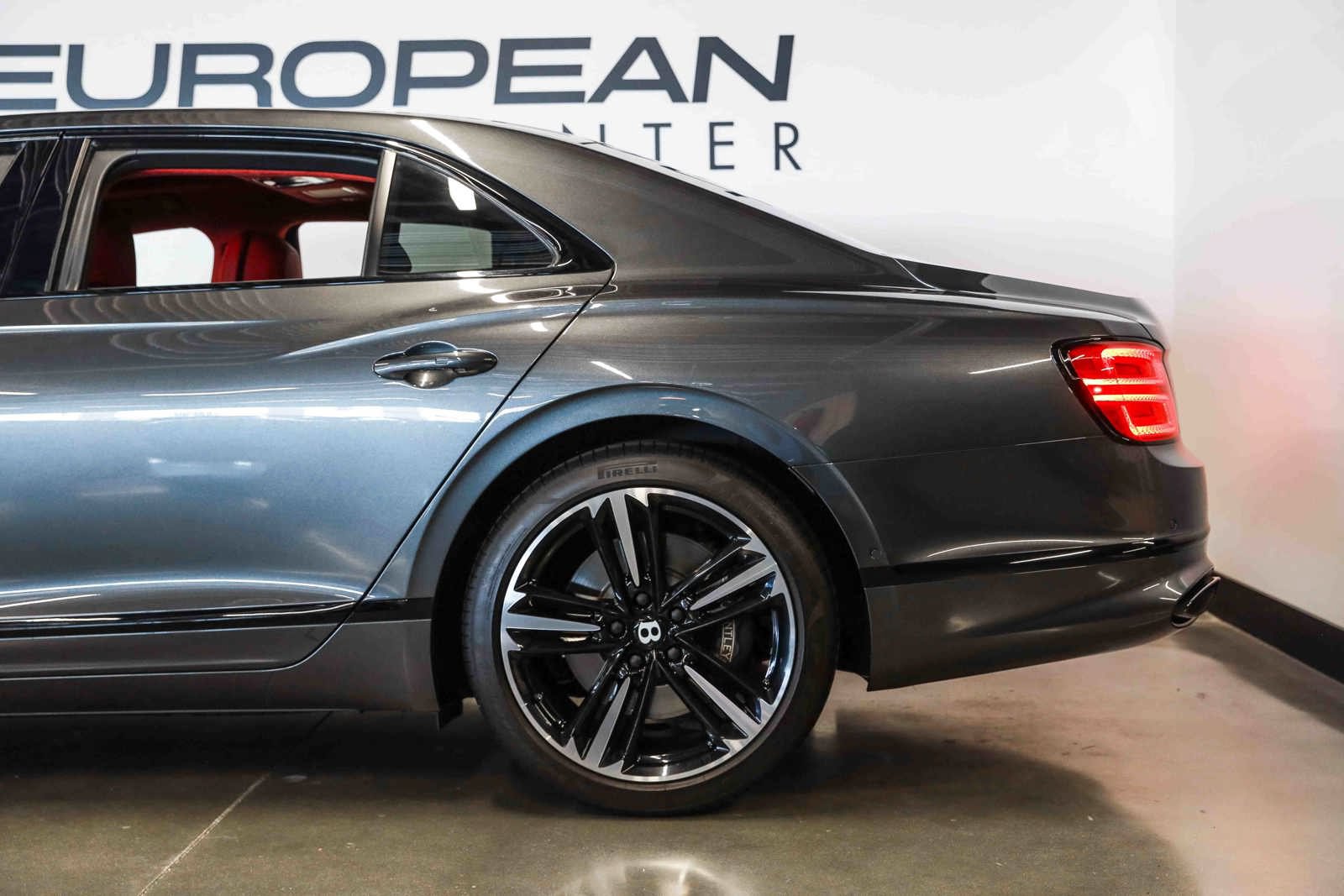 Used 2021 Bentley Flying Spur W12 AWD/4WD image 13