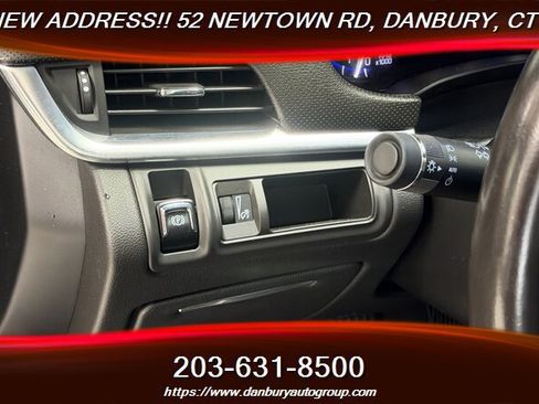 Used 2014 Cadillac XTS FWD image 17