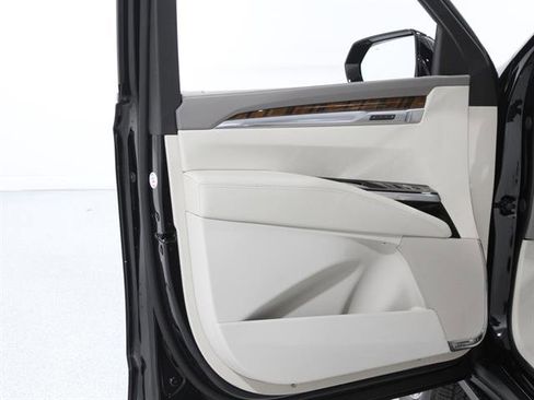 New 2025 Cadillac Escalade Premium Luxury Platinum w/ LPO, Floor Liner Package image 4