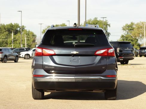 Used 2018 Chevrolet Equinox LT w/ Sun & Infotainment Package FWD image 6