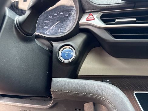 Used 2022 Toyota Sienna XLE image 35