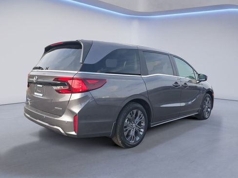New 2026 Honda Odyssey Touring image 5