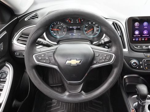 Used 2022 Chevrolet Malibu LT FWD image 18