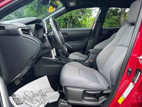 Used 2023 Toyota Corolla Cross AWD Hybrid w/ Moonroof Package image 26