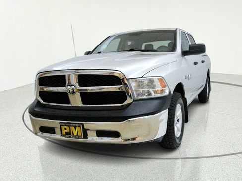 Used 2018 RAM 1500 ST w/ SXT Appearance Group AWD/4WD image 2