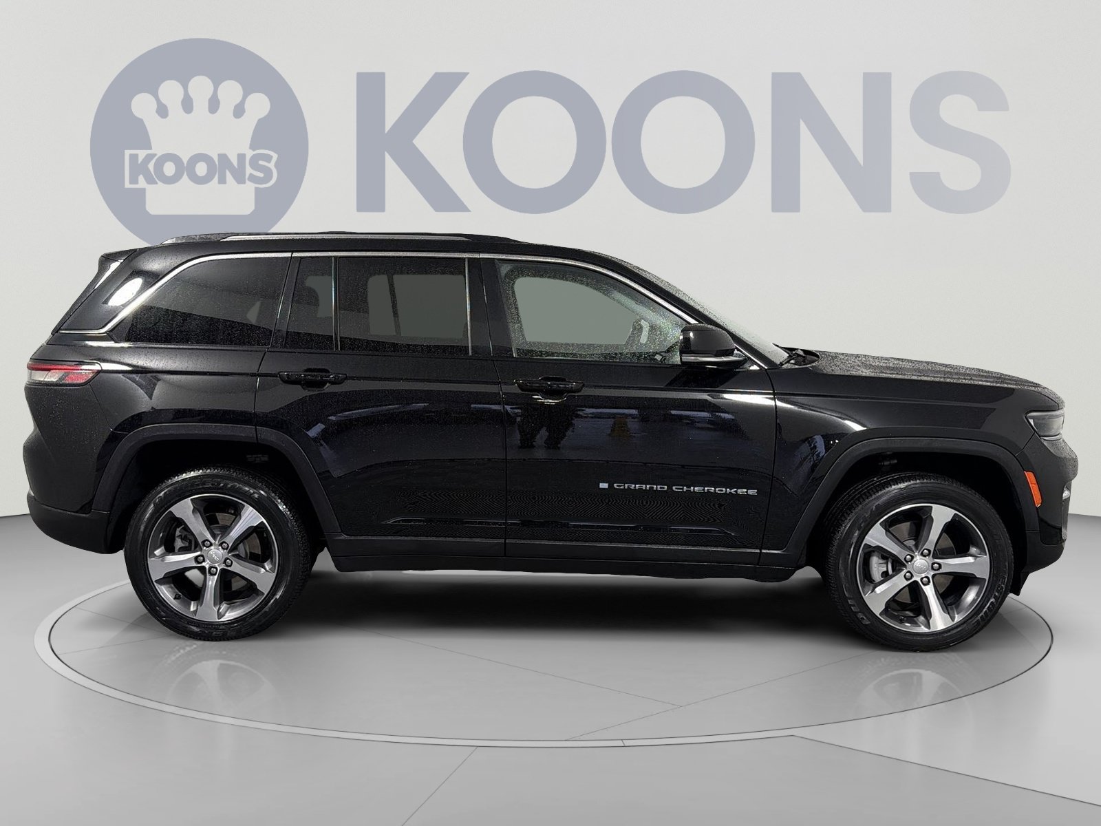 Used 2023 Jeep Grand Cherokee 4WD 4xe image 8