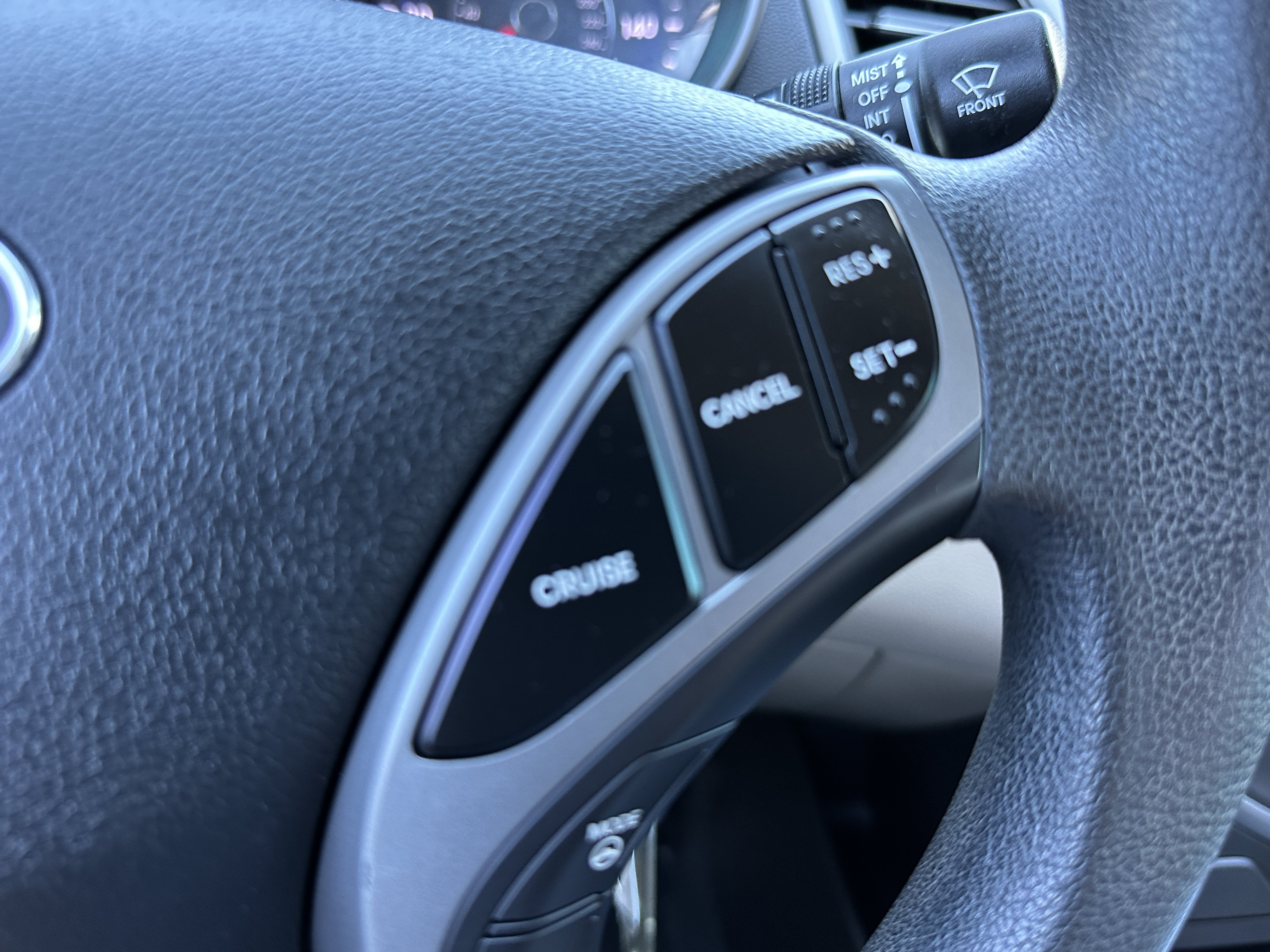 Used 2014 Hyundai Elantra SE FWD image 23