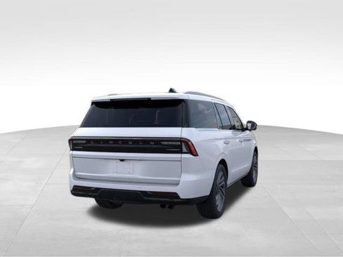 New 2025 Lincoln Navigator Reserve AWD/4WD image 9