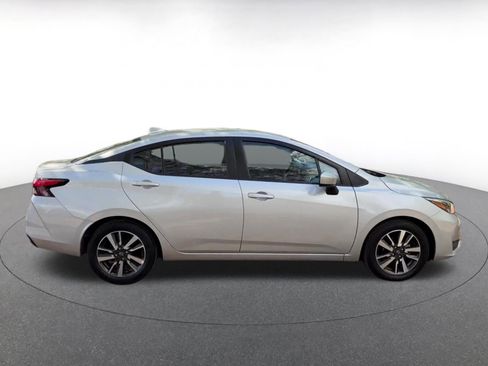 Used 2025 Nissan Versa SV image 16