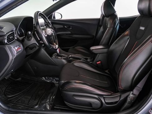 Used 2021 Hyundai Veloster 2.0 Premium FWD image 3
