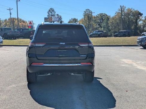New 2025 Jeep Grand Cherokee Laredo RWD image 8
