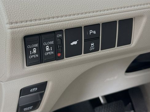 New 2026 Honda Odyssey Elite image 9