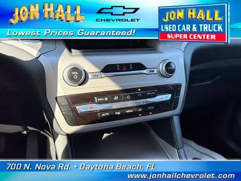 Used 2022 Ford Explorer XLT image 27