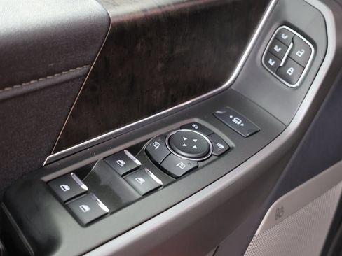 Used 2025 Ford F350 Lariat w/ Chrome Package image 24