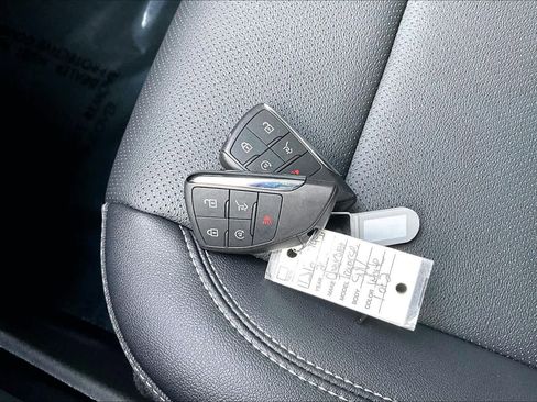 Used 2026 Chevrolet Traverse LT w/ Driver Confidence Package image 14