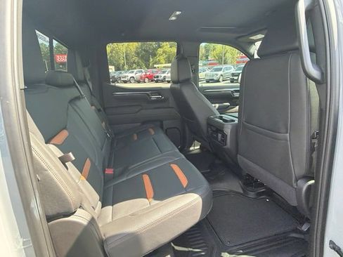Used 2025 GMC Sierra 1500 AT4 w/ AT4 Premium Package AWD/4WD image 6