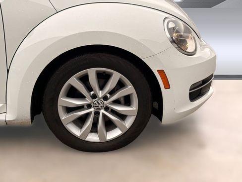 Used 2015 Volkswagen Beetle TDI image 12