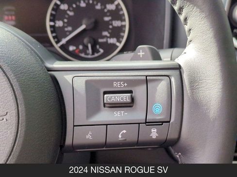 Used 2024 Nissan Rogue SV w/ SV Premium Package FWD image 19
