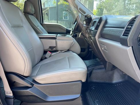 Used 2019 Ford F250 XL w/ Power Equipment Group image 13