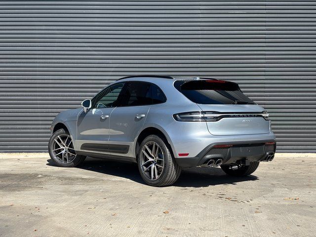 Used 2026 Porsche Macan AWD/4WD image 3