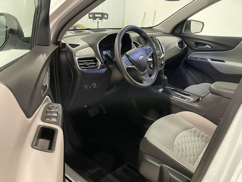 Used 2020 Chevrolet Equinox LS image 17