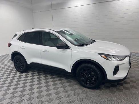 Used 2023 Ford Escape Active image 4