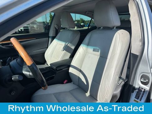 Used 2013 Lexus ES 300h w/ Luxury Pkg FWD image 32