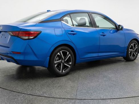 Used 2025 Nissan Sentra SV image 9